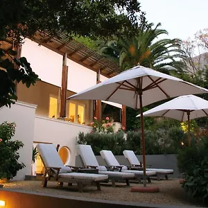 Four Rosmead Boutique Guest house